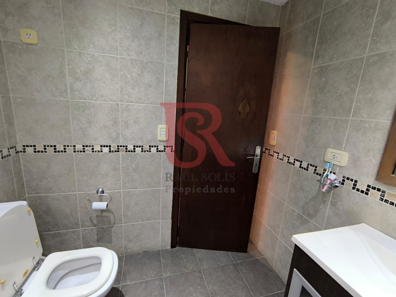 LP - RETASADA Hermosa casa 4 ambientes con quincho, pileta y garaje en Quilmes centro