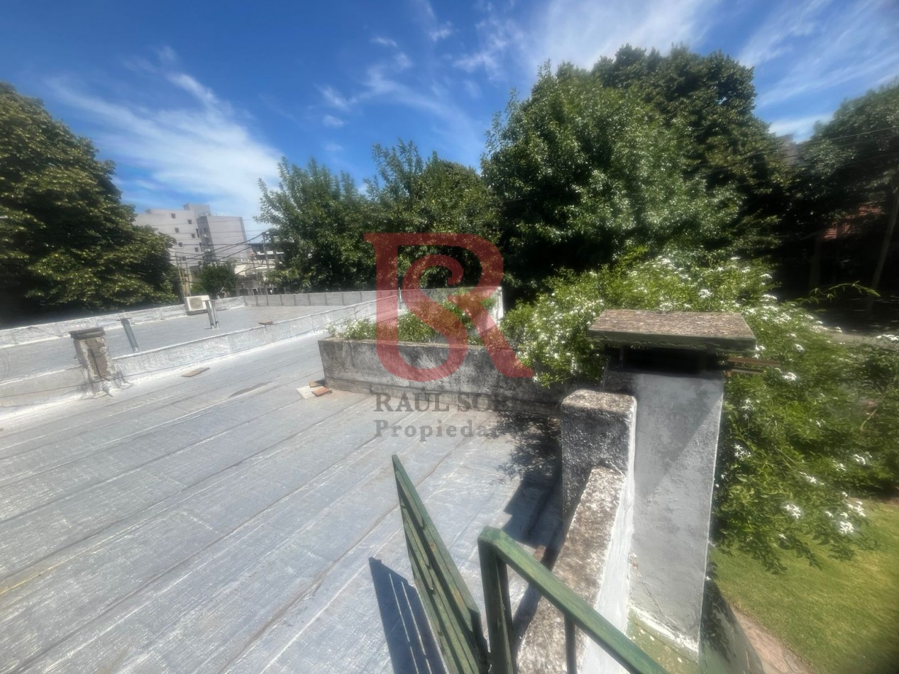 GZ- casa desarrollada en esquina super luminosa en Excelente Estado