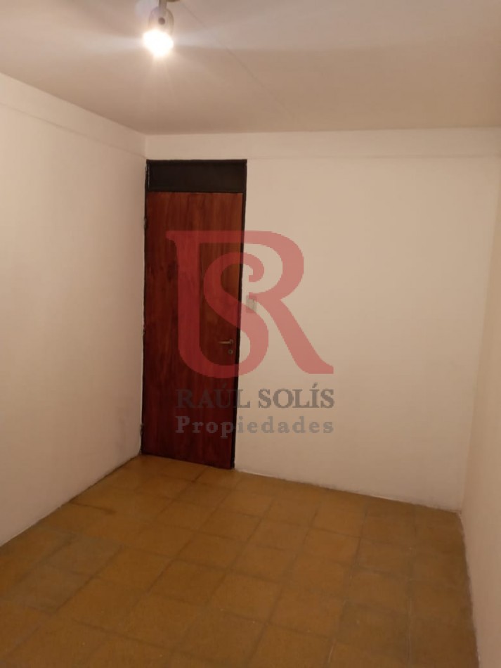 LP - Venta departamento 4 ambientes en Solano