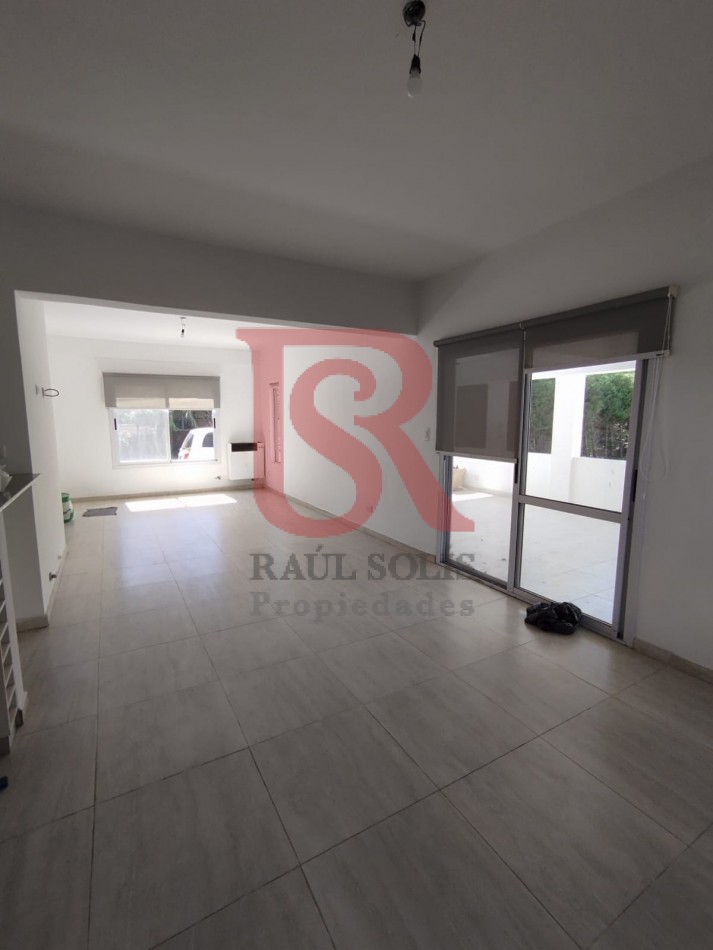 GZ - DN // Moderna casa cuatro ambientes en Barrio Parque El Carmencito