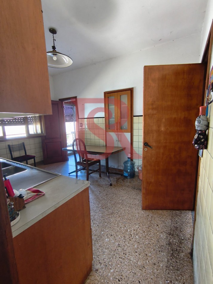 LP - Venta PH multiambiental en primer piso en Bernal