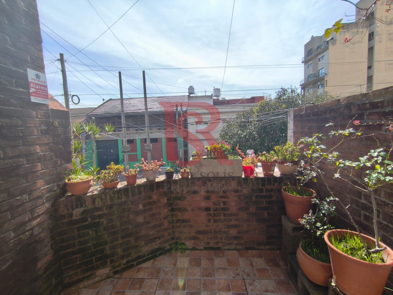  LP (CG) - VENTA! Hermoso departamento con patio interno 3 ambientes en Wilde centro. OPCIONAL: 3 COCHERAS.