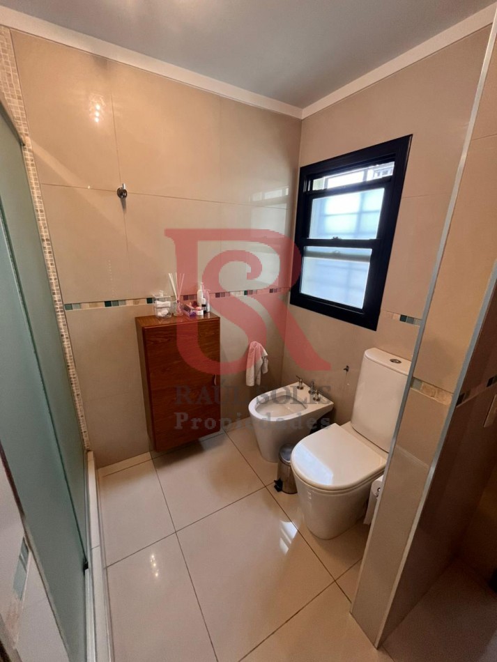 DN - Hermosa casa de 7 ambientes totalmente reciclada a nuevo en venta en Quilmes O