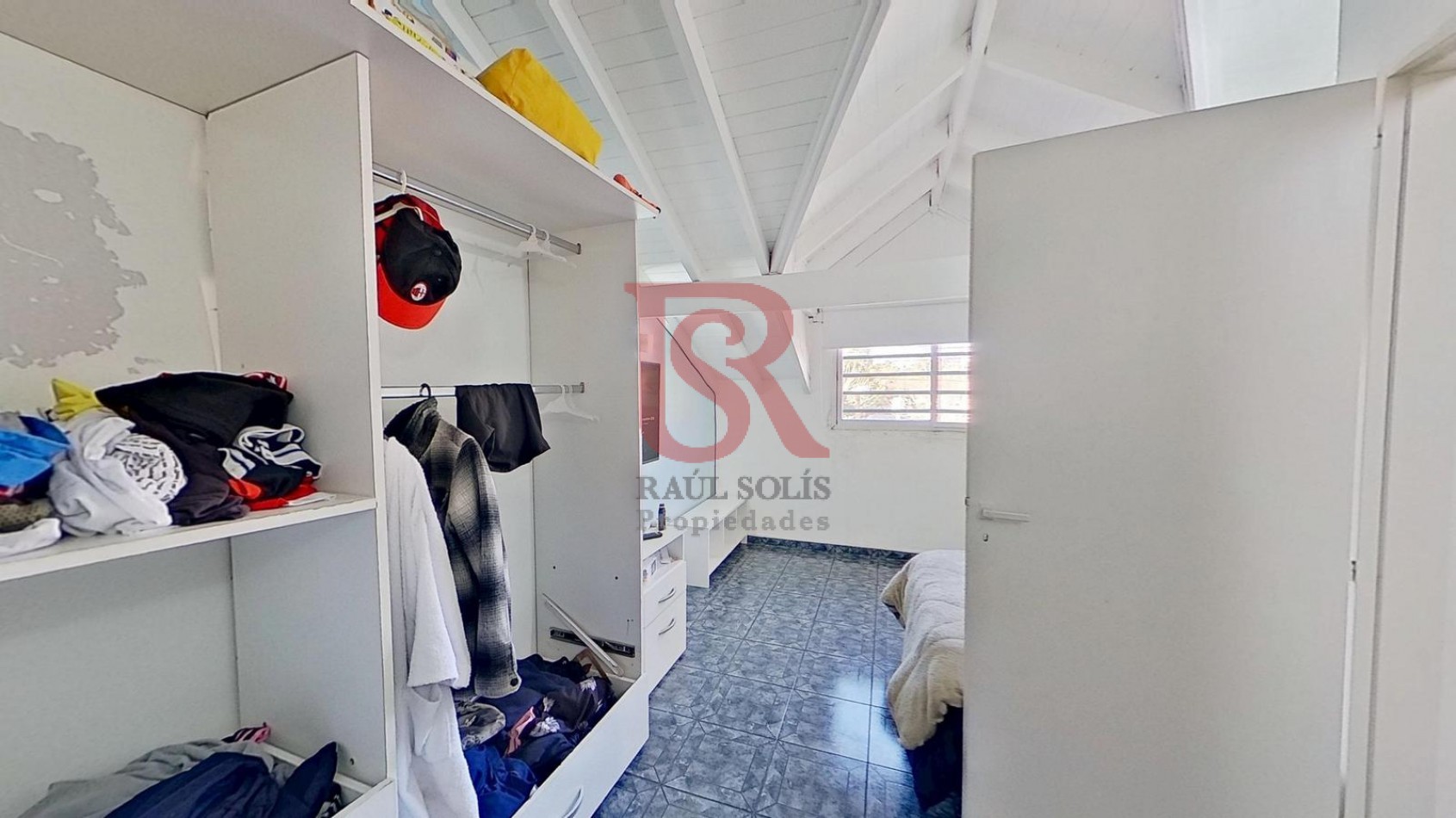 AM. Casa tres ambientes en Venta Quilmes Oeste 