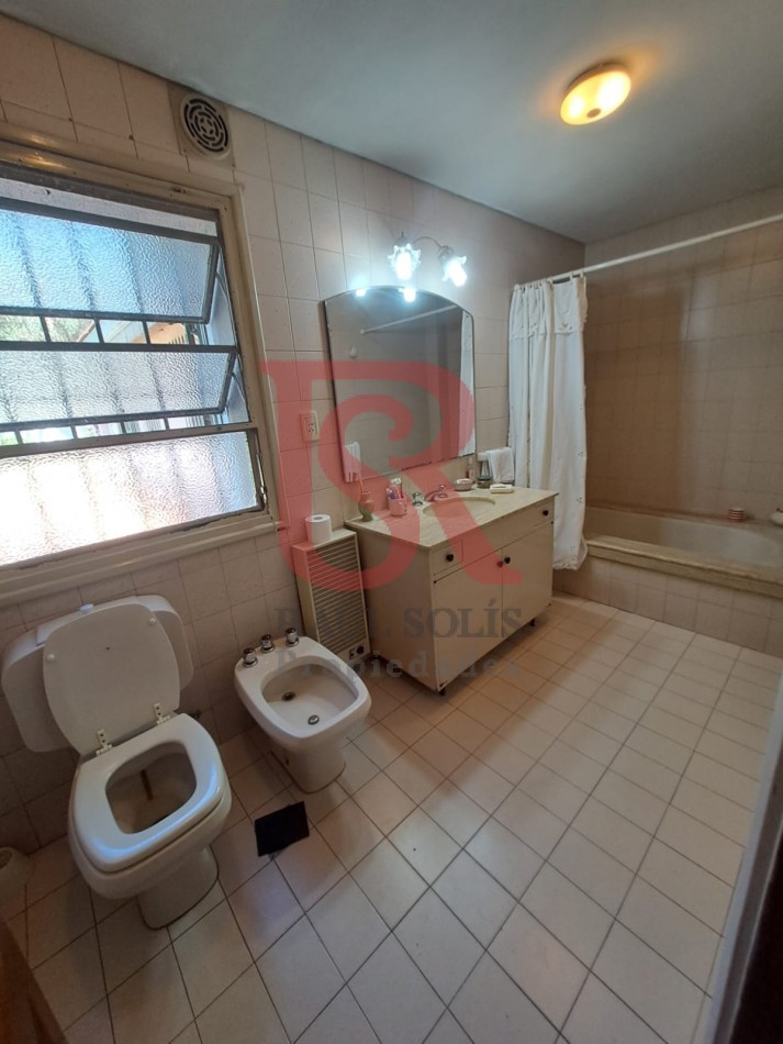 GZ- Imponente Casa en Esquina 