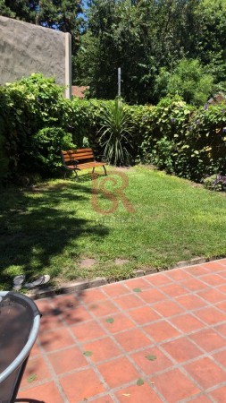 VENTA DE CASA 3 AMB CON JARDIN BARRIO VILLA ARGENTINA