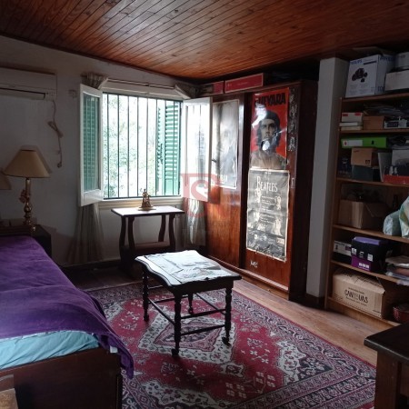 VENTA DE CASA 4 AMBIENTES CON GARAGE EN QUILMES