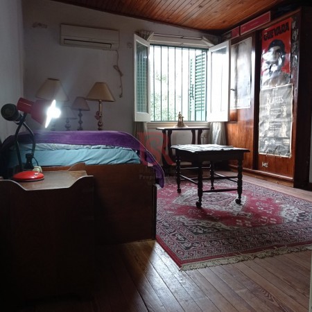 VENTA DE CASA 4 AMBIENTES CON GARAGE EN QUILMES