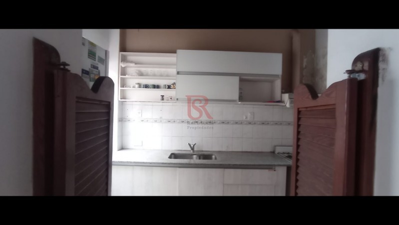 VENTA DE CASA 4 AMBIENTES CON GARAGE EN QUILMES