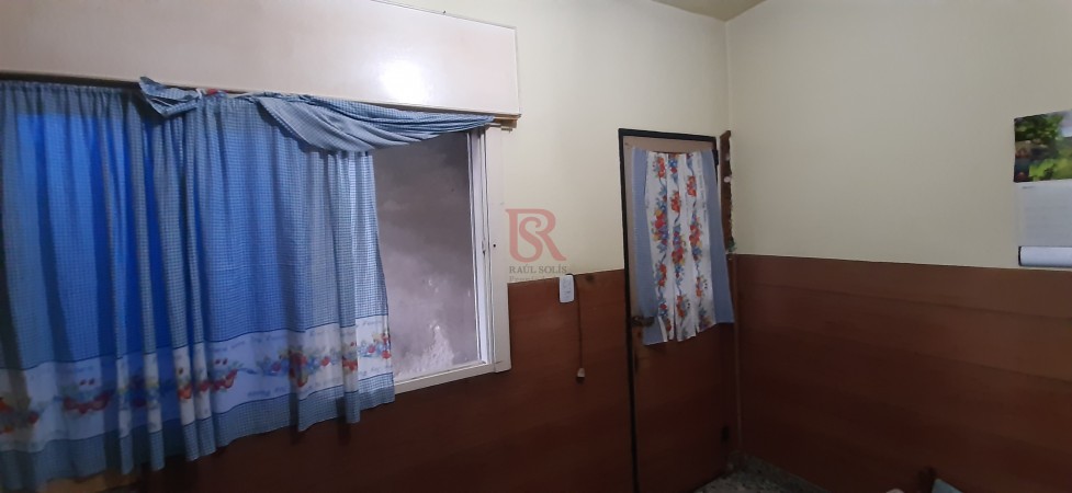 Lote en venta con tres edificaciones en Quilmes Oeste