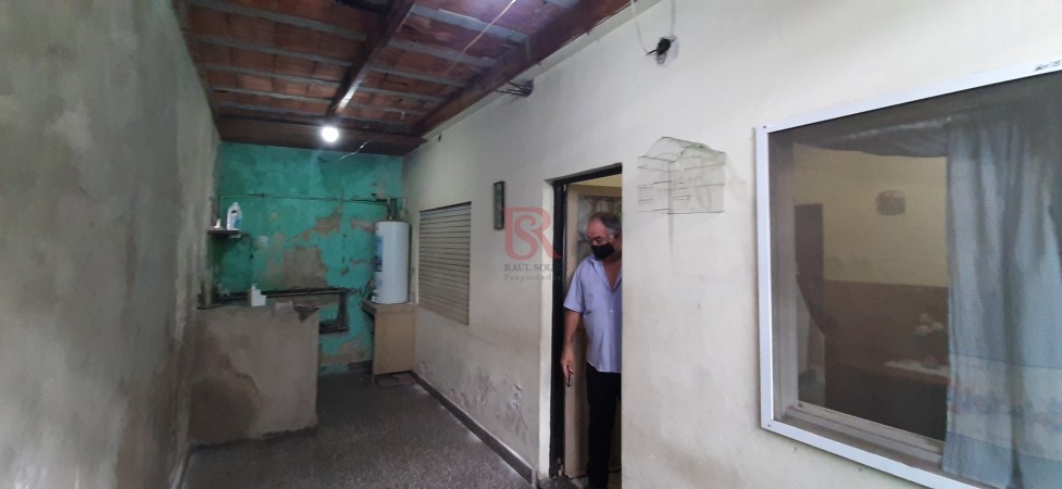 Lote en venta con tres edificaciones en Quilmes Oeste