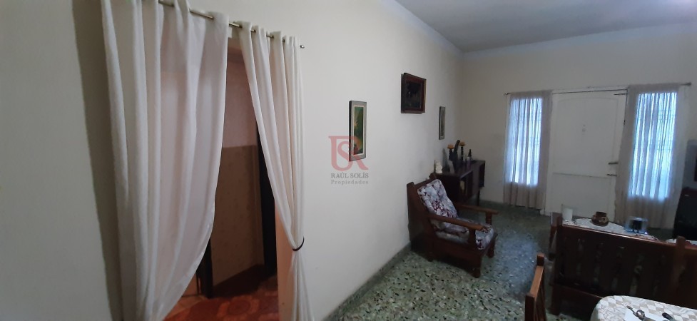 Lote en venta con tres edificaciones en Quilmes Oeste