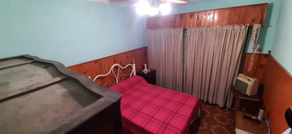 Lote en venta con tres edificaciones en Quilmes Oeste