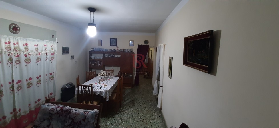 Lote en venta con tres edificaciones en Quilmes Oeste