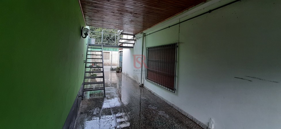 Lote en venta con tres edificaciones en Quilmes Oeste