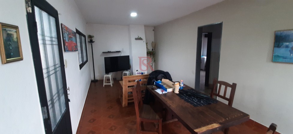 Lote en venta con tres edificaciones en Quilmes Oeste