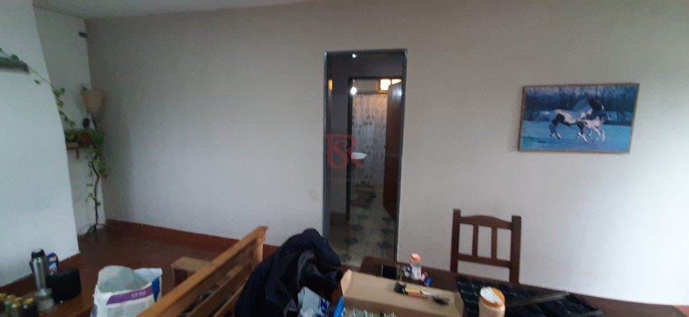 Lote en venta con tres edificaciones en Quilmes Oeste