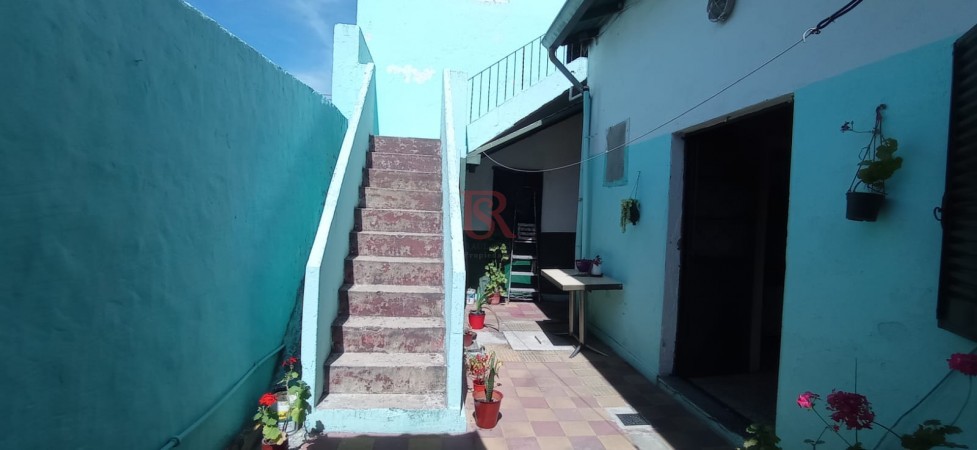 VENTA DE CASA 6 AMB COCHERA Y NEGOCIO