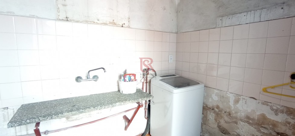 VENTA DE CASA 6 AMB COCHERA Y NEGOCIO