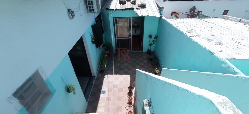 VENTA DE CASA 6 AMB COCHERA Y NEGOCIO