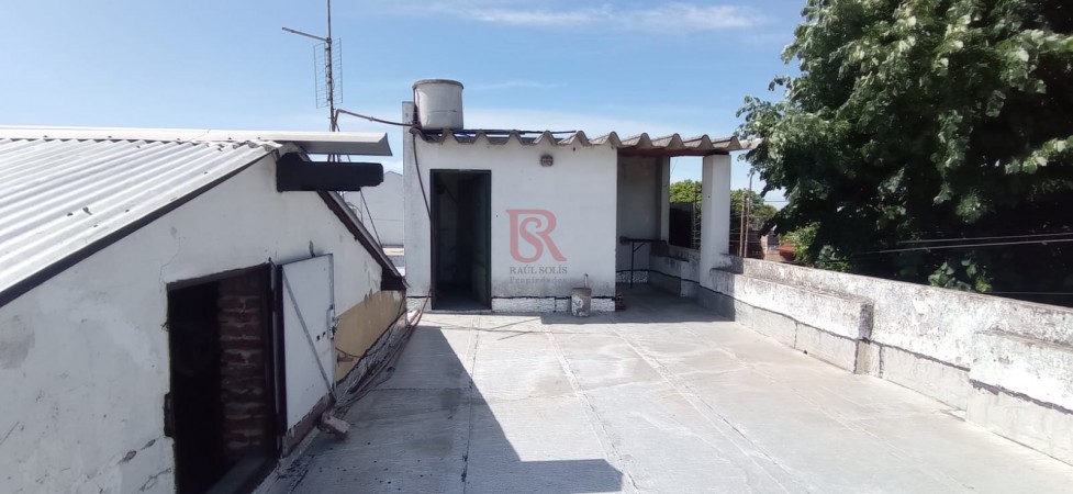 VENTA DE CASA 6 AMB COCHERA Y NEGOCIO