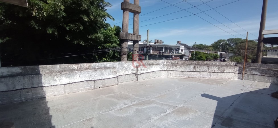 VENTA DE CASA 6 AMB COCHERA Y NEGOCIO