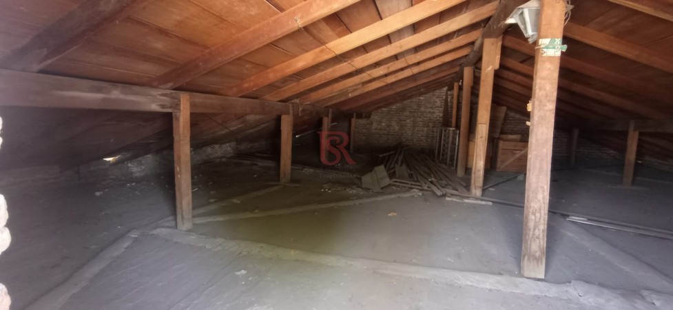 VENTA DE CASA 6 AMB COCHERA Y NEGOCIO