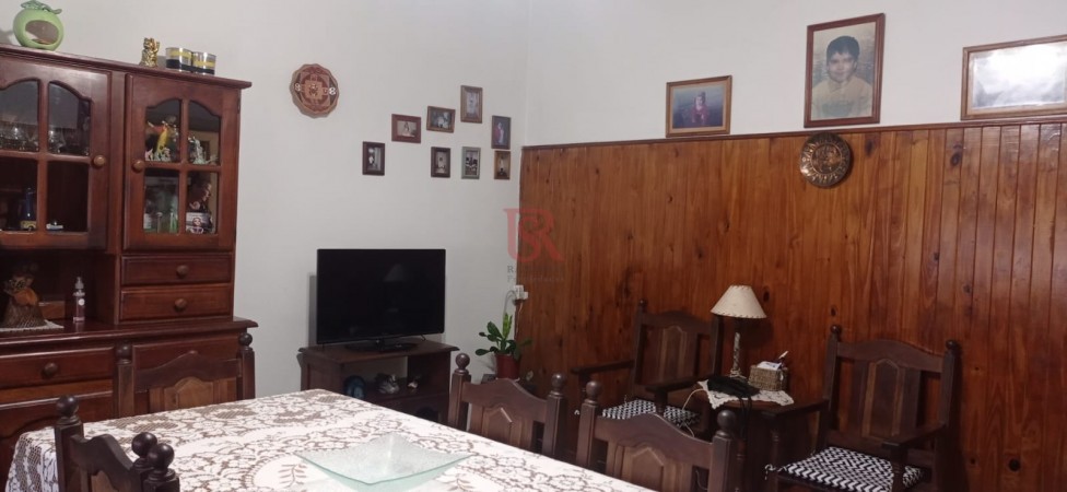 VENTA DE CASA 6 AMB COCHERA Y NEGOCIO