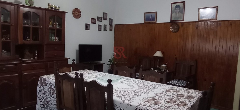 VENTA DE CASA 6 AMB COCHERA Y NEGOCIO