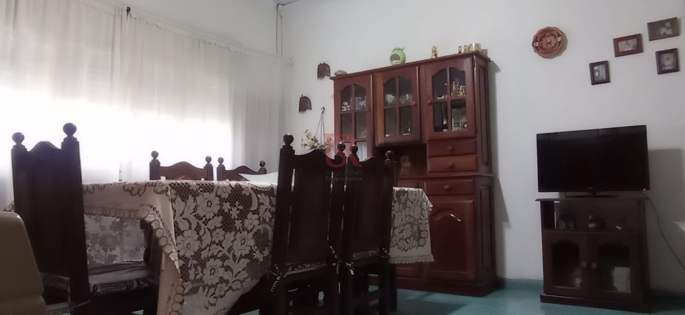 VENTA DE CASA 6 AMB COCHERA Y NEGOCIO
