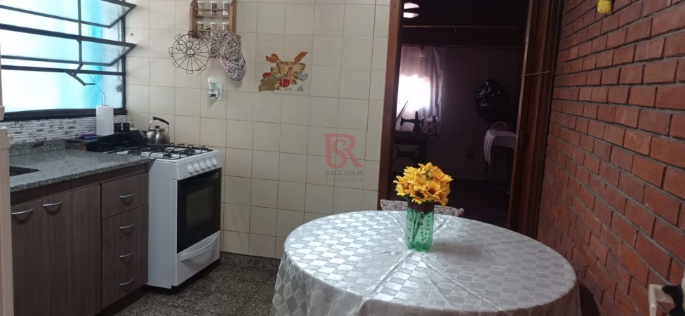 VENTA DE CASA 6 AMB COCHERA Y NEGOCIO