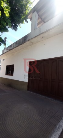 VENTA DE CASA 6 AMB COCHERA Y NEGOCIO