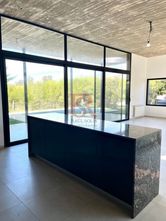 casa en venta 4 ambientes, industrial moderna, La Reserva de Hudson
