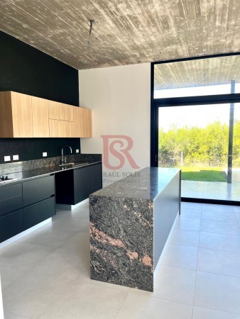 casa en venta 4 ambientes, industrial moderna, La Reserva de Hudson