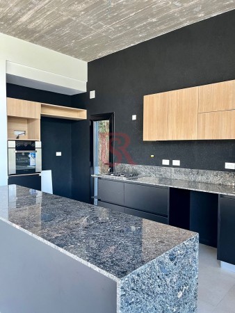 casa en venta 4 ambientes, industrial moderna, La Reserva de Hudson