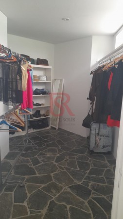 CASA en Venta en Abril Club De Campo