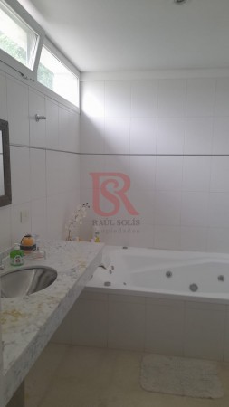 CASA en Venta en Abril Club De Campo