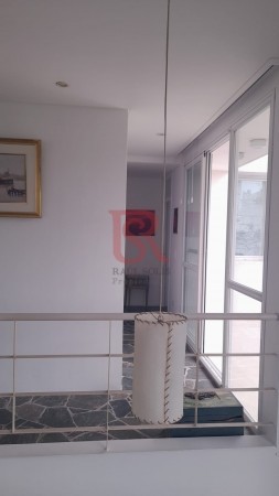 CASA en Venta en Abril Club De Campo