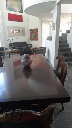 CASA en Venta en Abril Club De Campo
