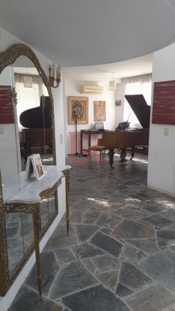 CASA en Venta en Abril Club De Campo
