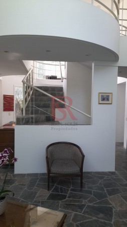 CASA en Venta en Abril Club De Campo