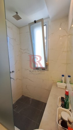 Venta departamento moderno 2 ambientes con cochera cubierta