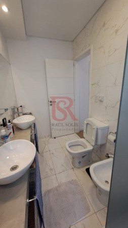 Venta departamento moderno 2 ambientes con cochera cubierta