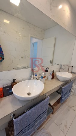 Venta departamento moderno 2 ambientes con cochera cubierta