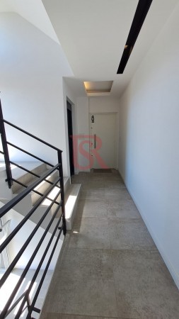 Venta departamento moderno 2 ambientes con cochera cubierta