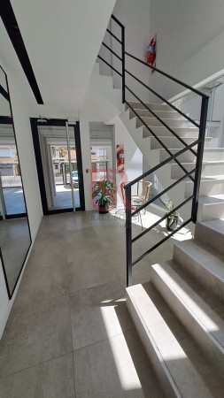 Venta departamento moderno 2 ambientes con cochera cubierta