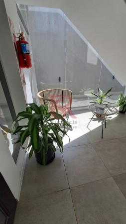 Venta departamento moderno 2 ambientes con cochera cubierta