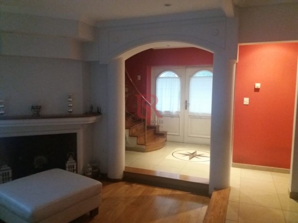 Impecable Casa en Venta en Barrio Club Alemán