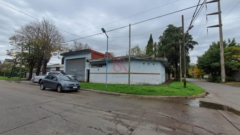 Alquiler Galpon desarrollado en esquina