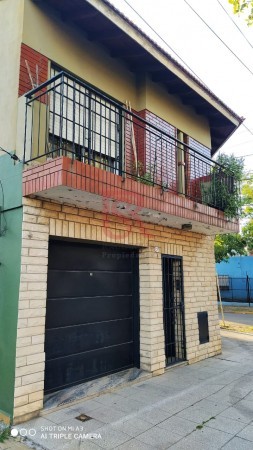 Venta Gran casa desarrollada en esquina